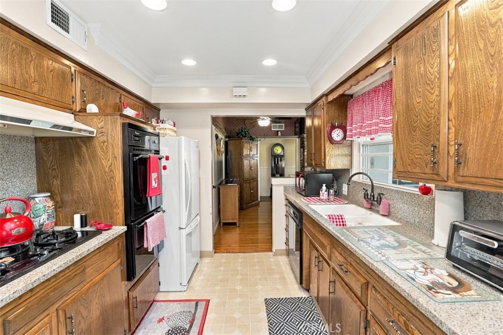 3636 N Shadyglen Drive Property Photo 34
