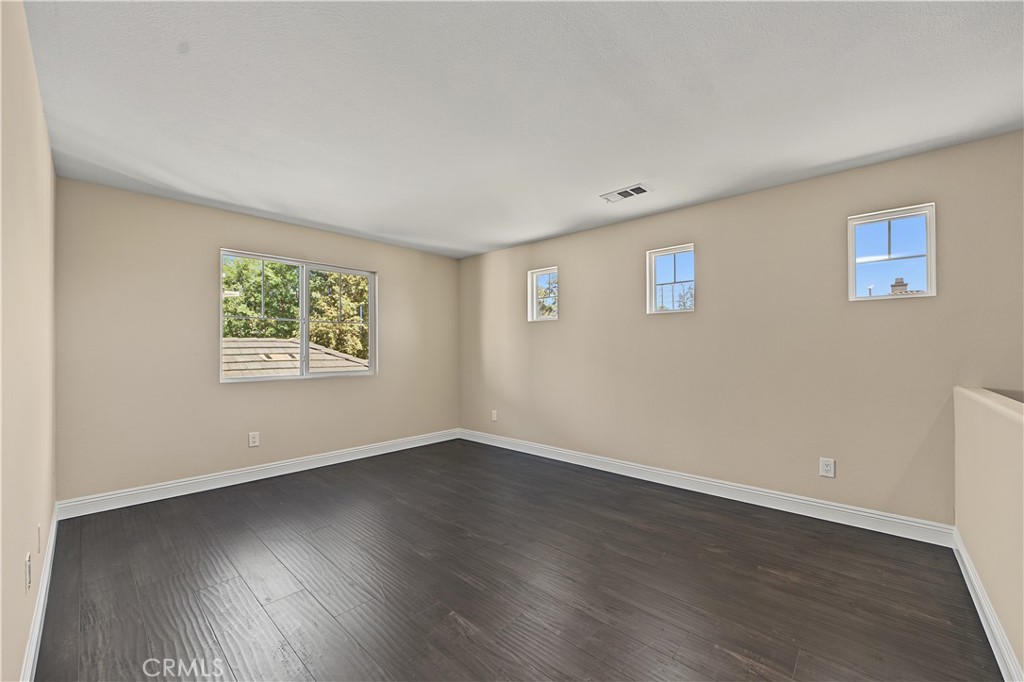 1561 N Catskills Property Photo 30