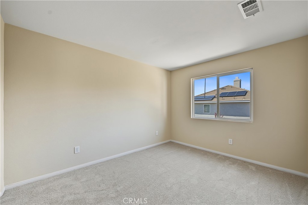1561 N Catskills Property Photo 37