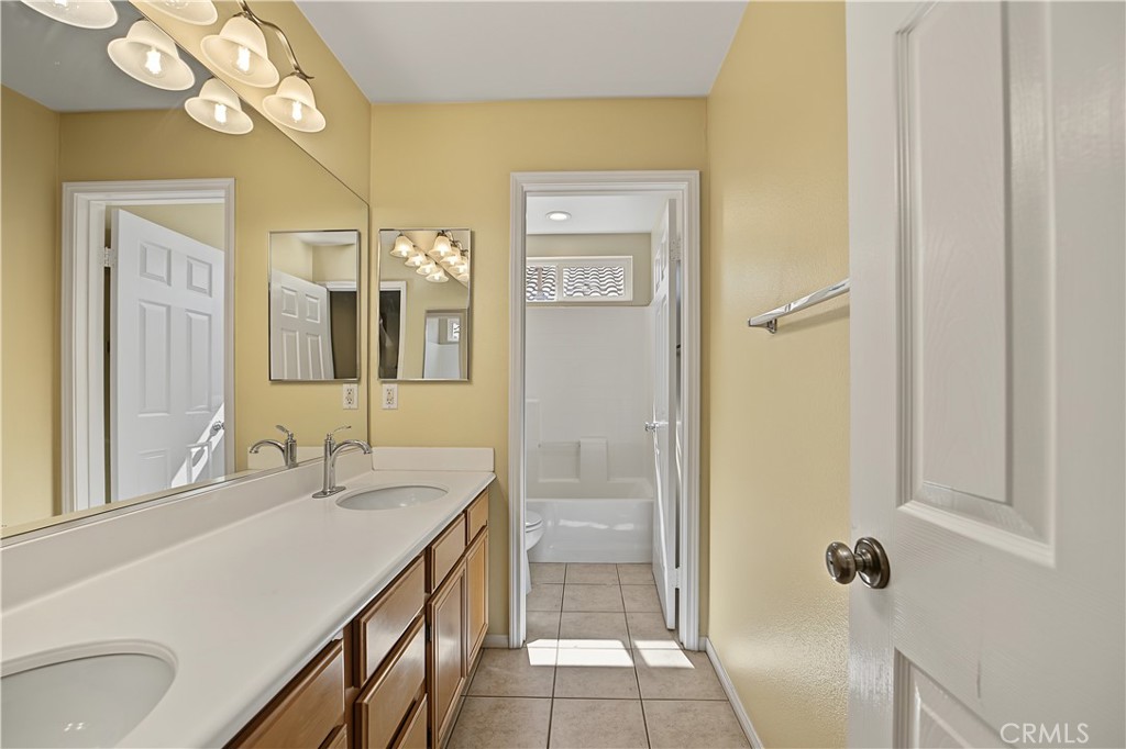 1561 N Catskills Property Photo 43