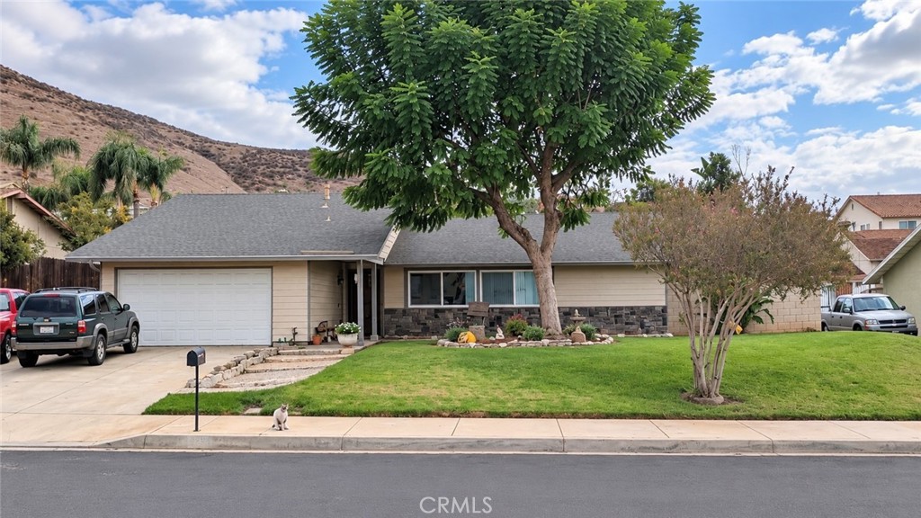 8268 Martingale Property Photo 1