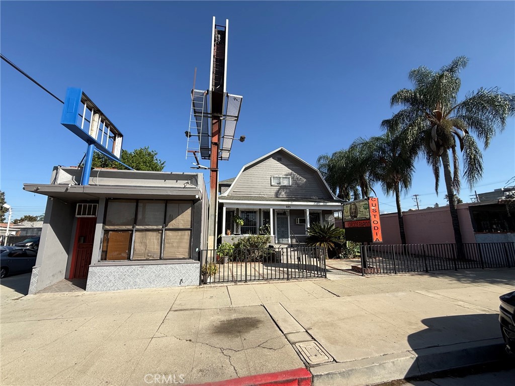 685 W Mission Property Photo 2
