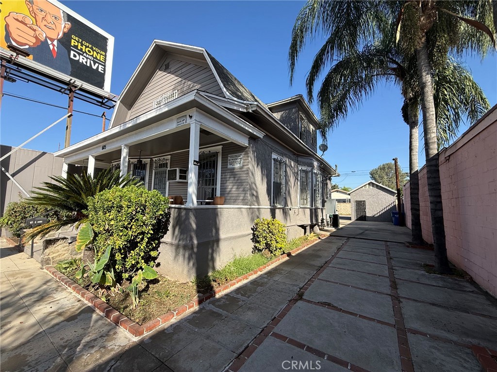 685 W Mission Property Photo 5