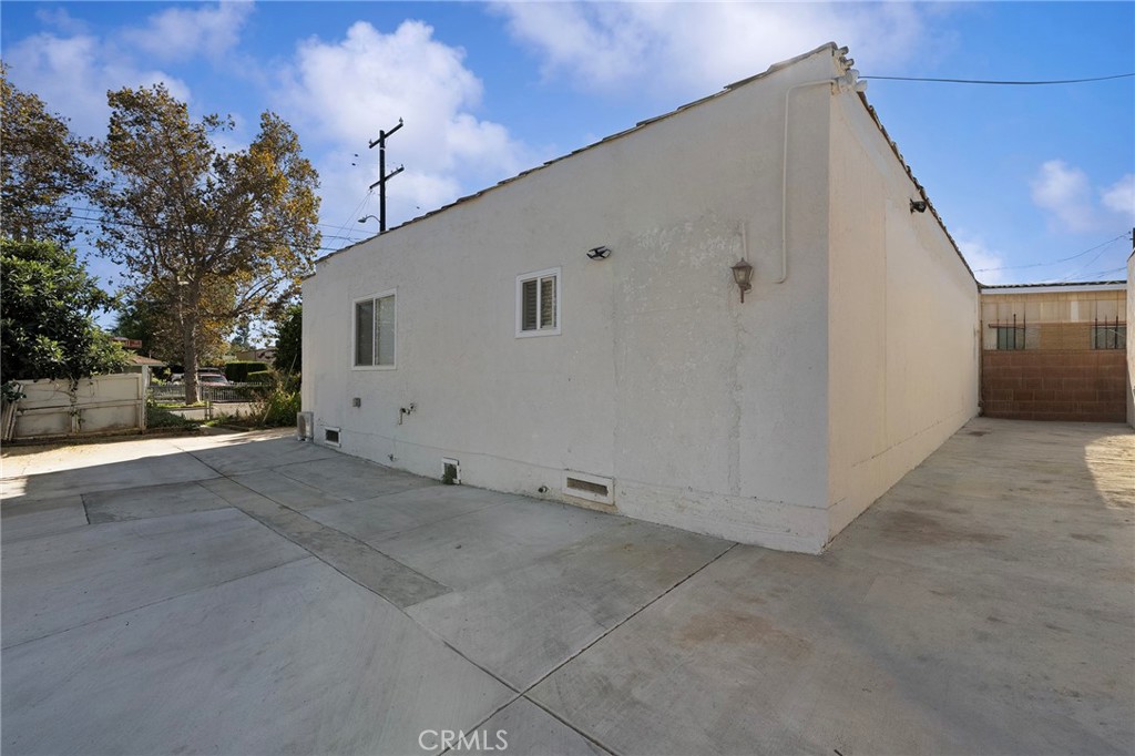 501 W Marshall St Property Photo 16