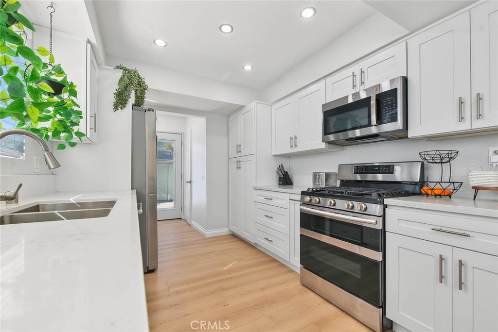 817 S Lope Property Photo 3
