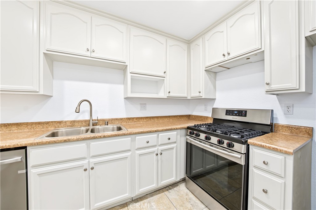 420 Golden Springs Drive Property Photo 11