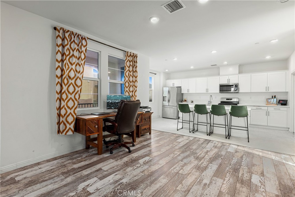 1751 Apricot Tree Place Property Photo 6