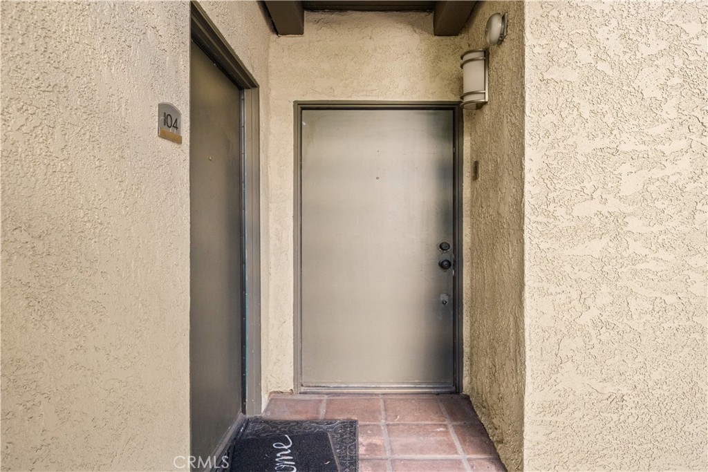 64 N Mar Vista Avenue 103 Property Photo 2