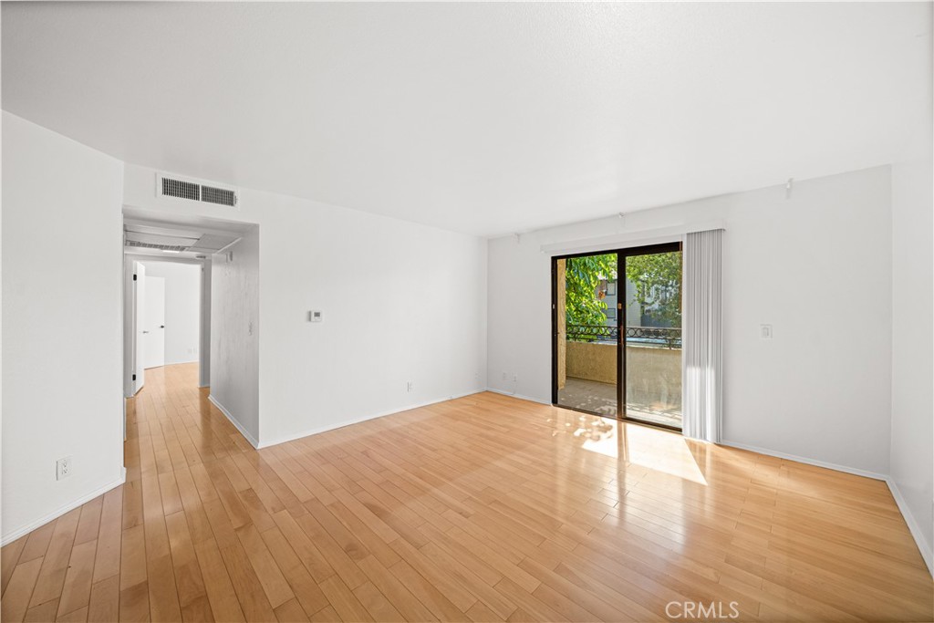 64 N Mar Vista Avenue 103 Property Photo 8