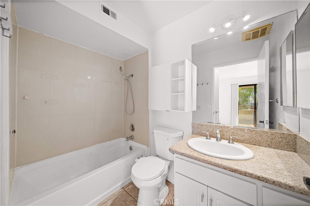 64 N Mar Vista Avenue 103 Property Photo 17