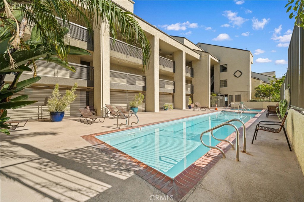 64 N Mar Vista Avenue 103 Property Photo 22