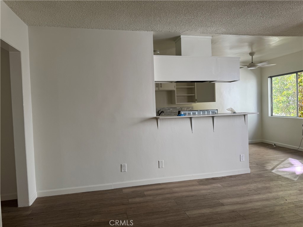909 S Ardmore Avenue 5 Property Photo 1
