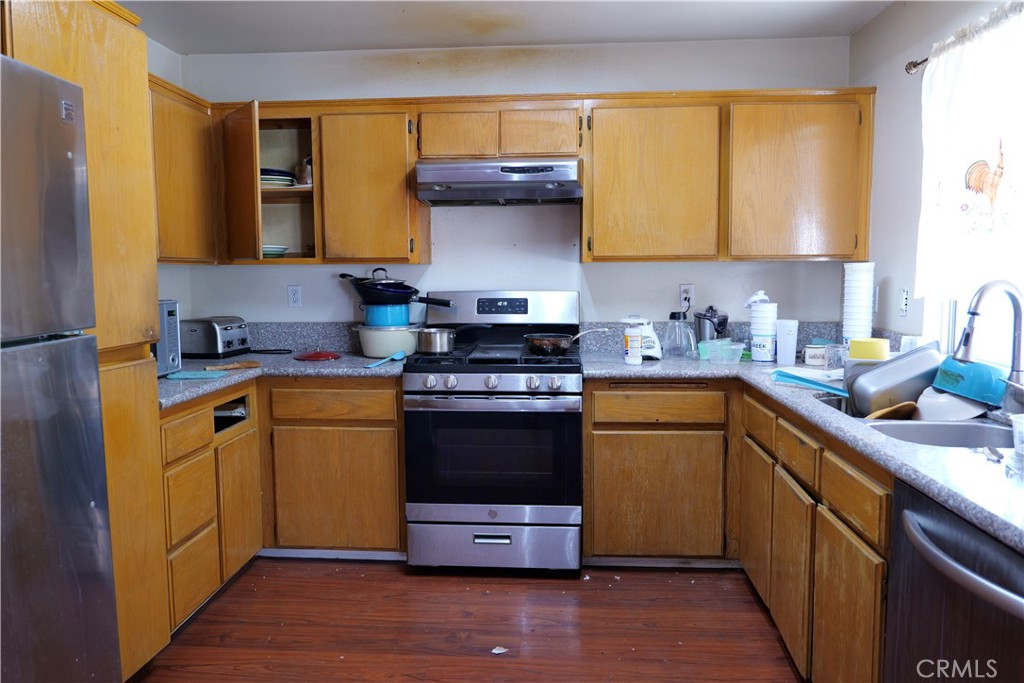 9562 Sultana Property Photo 11