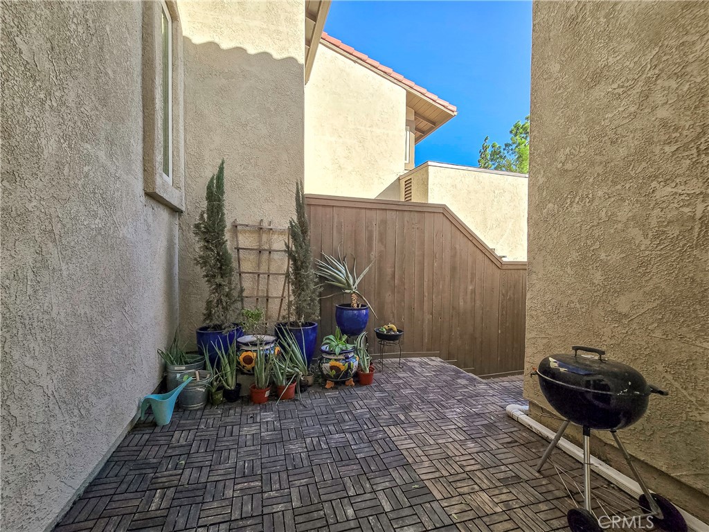 9756 Louise Way Property Photo 18