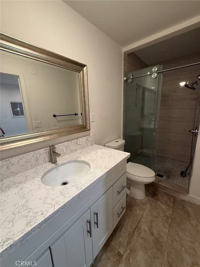 219 W Elm Street Property Photo 6