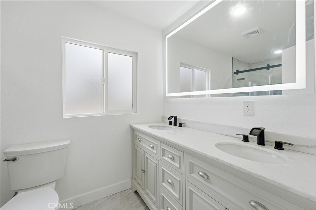 249 N 10th Avenue Property Photo 18