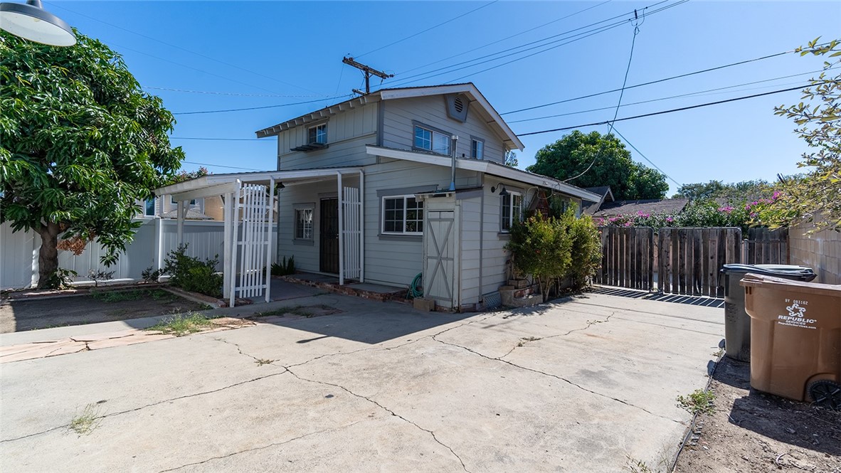 520 E Adele Property Photo 2