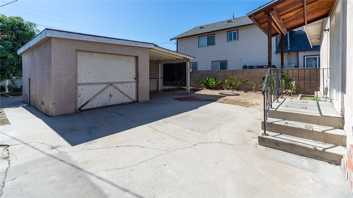 520 E Adele Property Photo 19