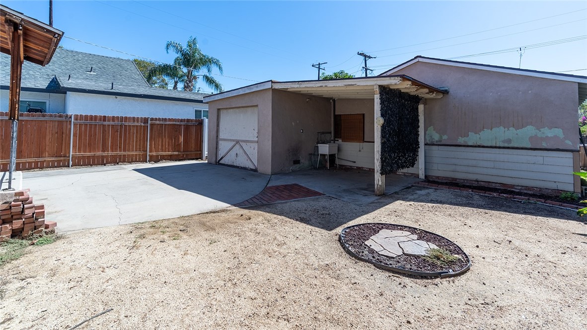 520 E Adele Property Photo 20