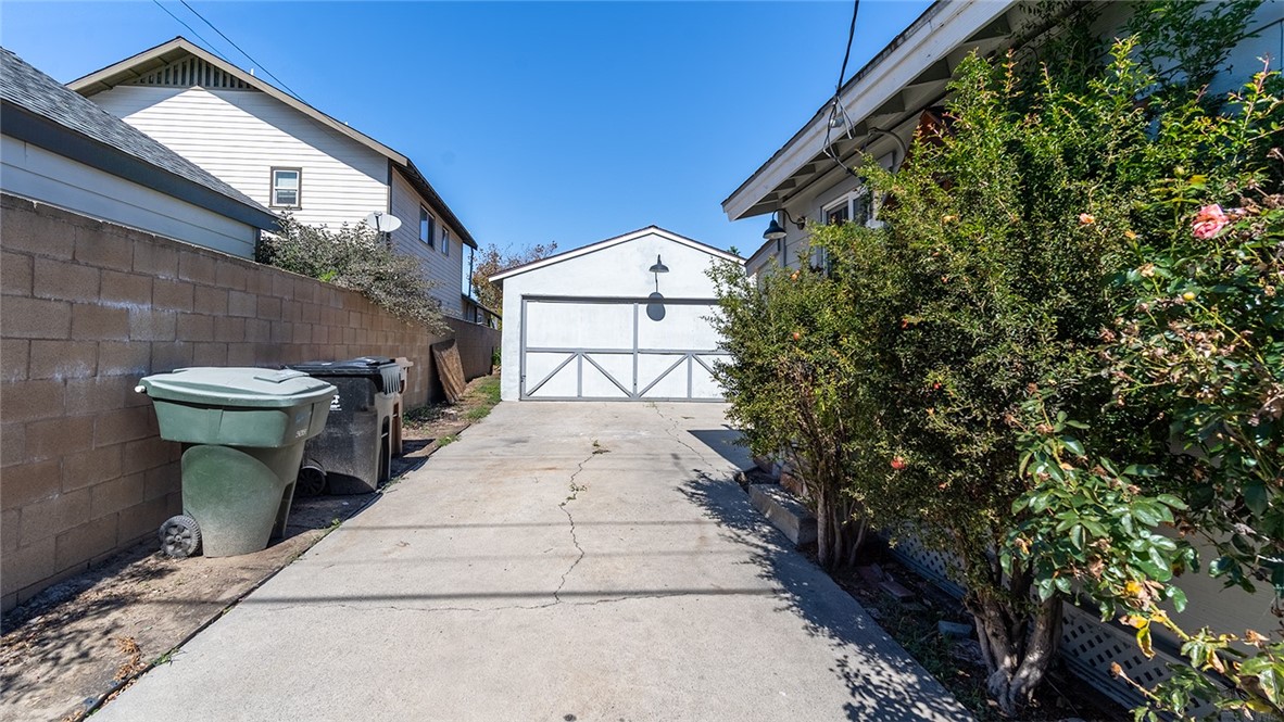 520 E Adele Property Photo 33