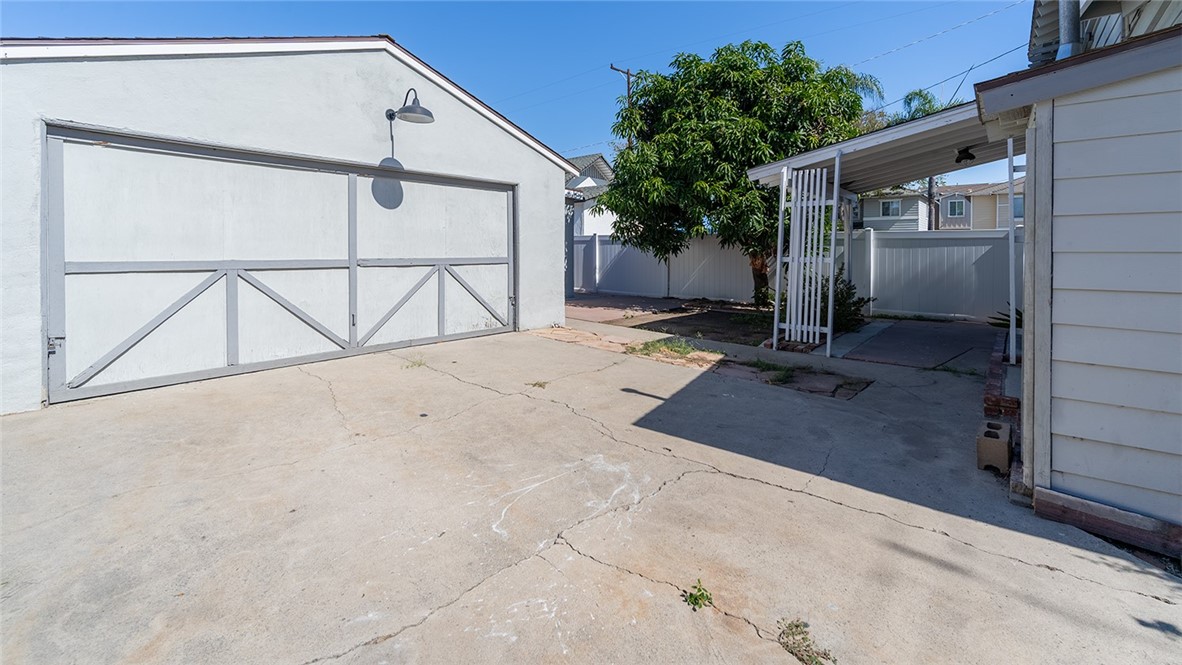 520 E Adele Property Photo 34