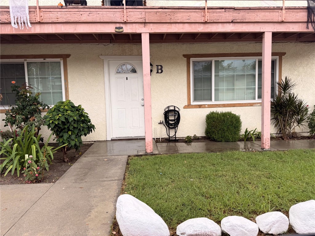 2227 Mentone Boulevard B Property Photo 1