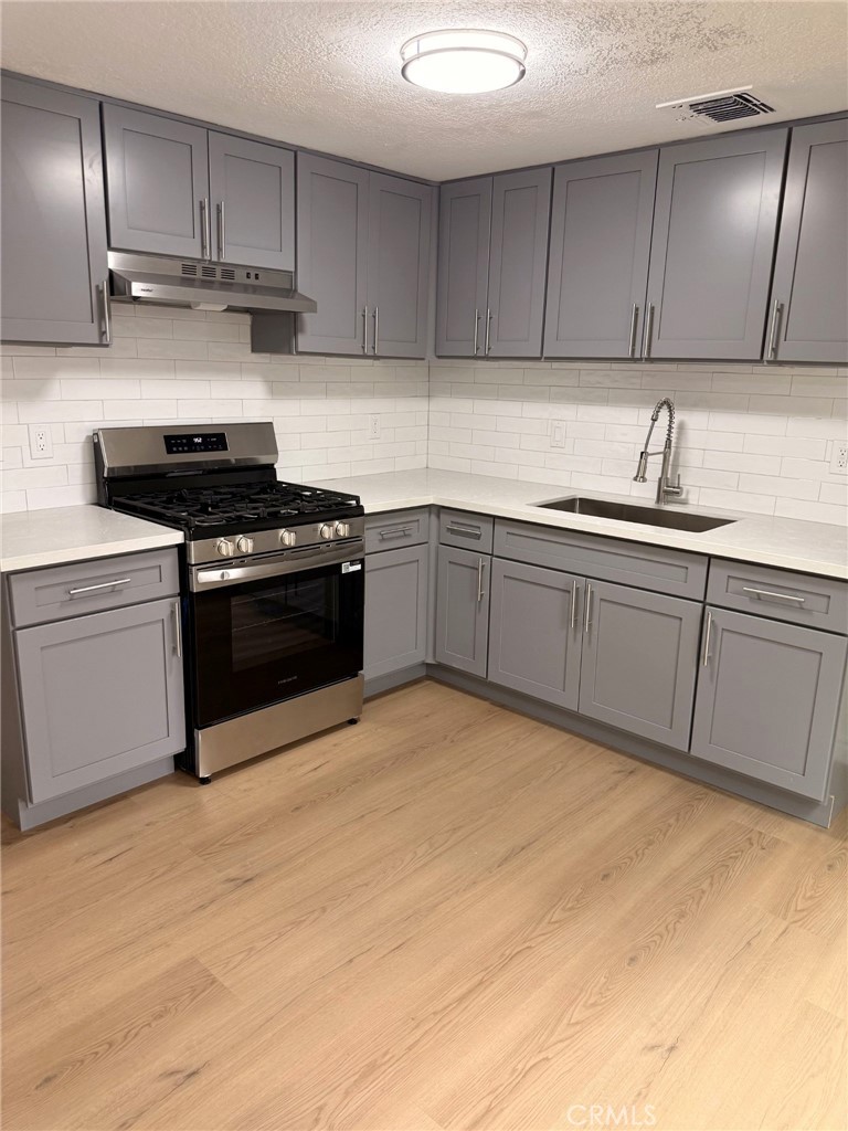 2227 Mentone Boulevard B Property Photo 3