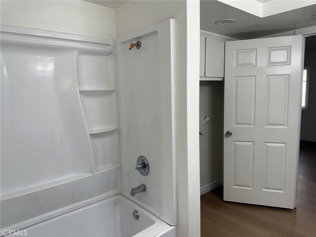 2227 Mentone Boulevard B Property Photo 6