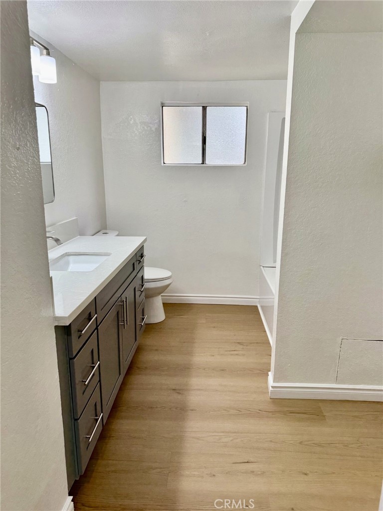 2227 Mentone Boulevard B Property Photo 8