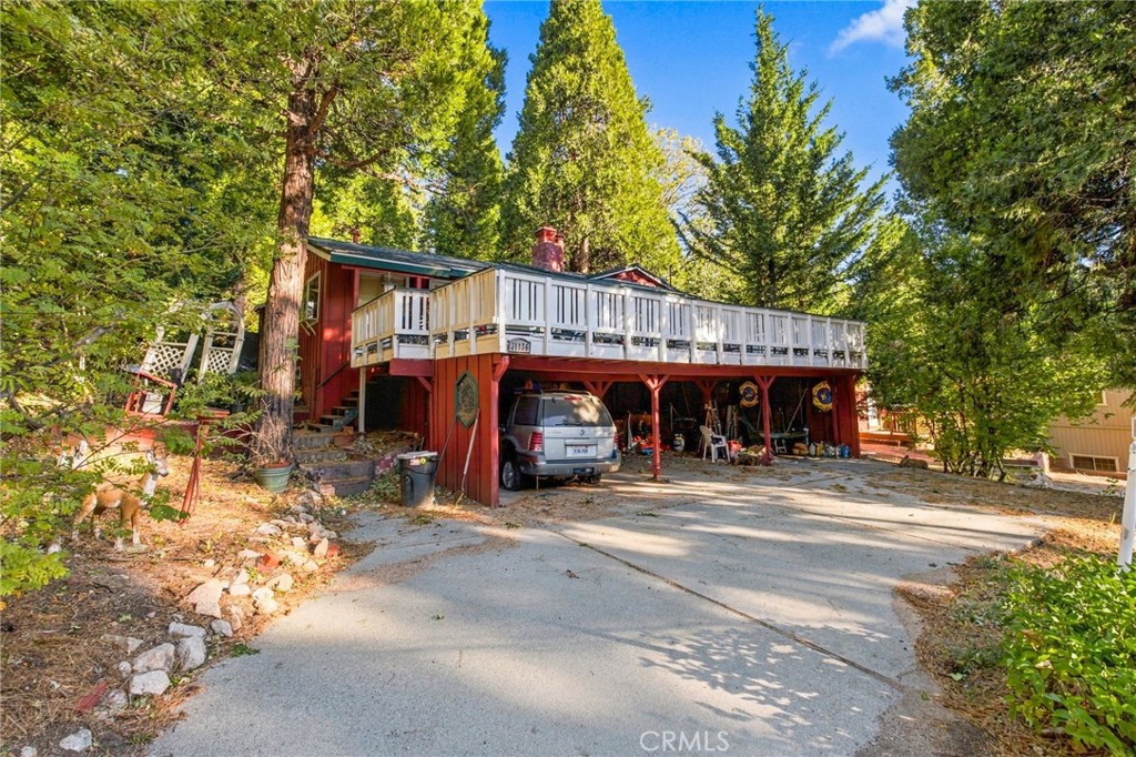 31136 Mountain Oak Drive Property Photo 4