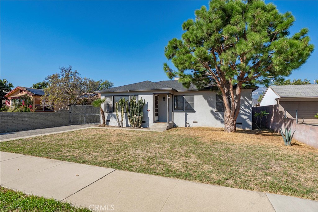 829 Sycamore Court Property Photo 3