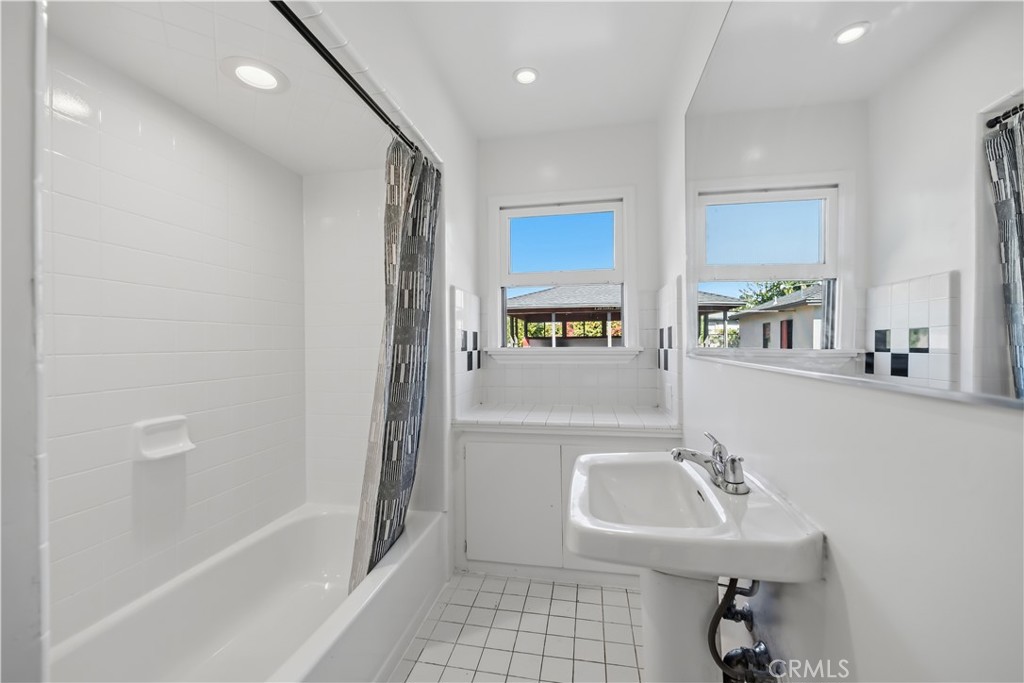 829 Sycamore Court Property Photo 18