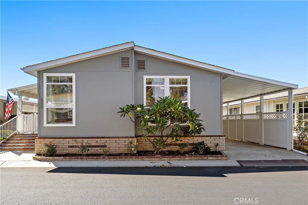 5200 Irvine Boulevard 500 Property Photo 1