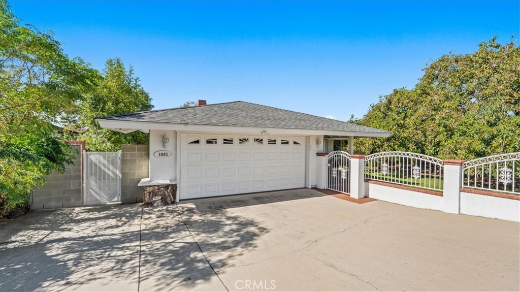 1621 Bonnie Cove Avenue Property Photo 2