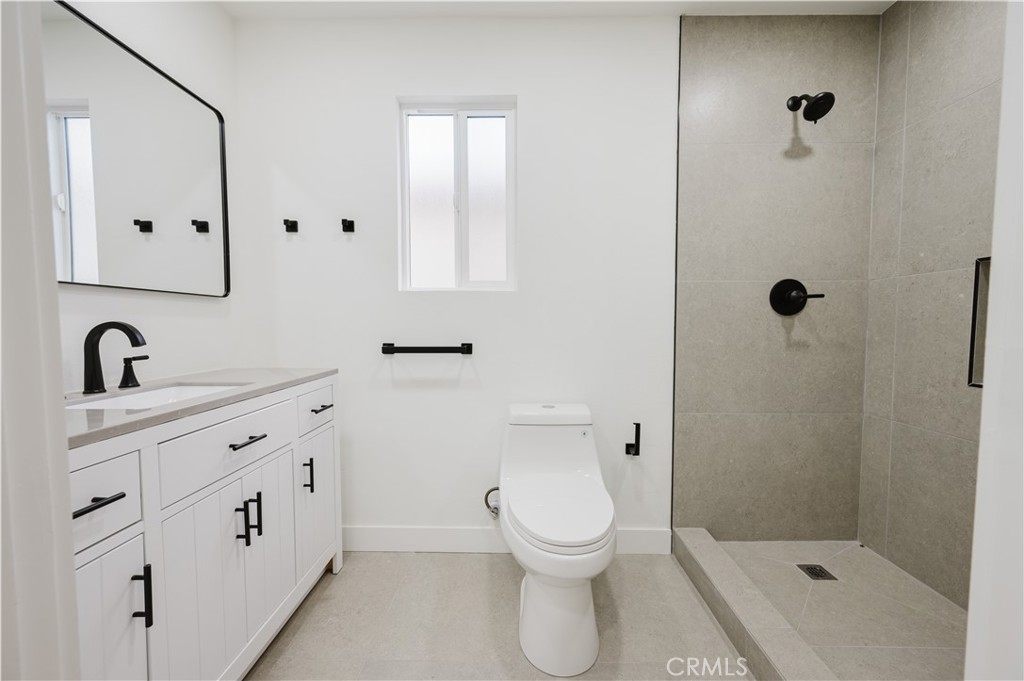 2108 Fashion Property Photo 25
