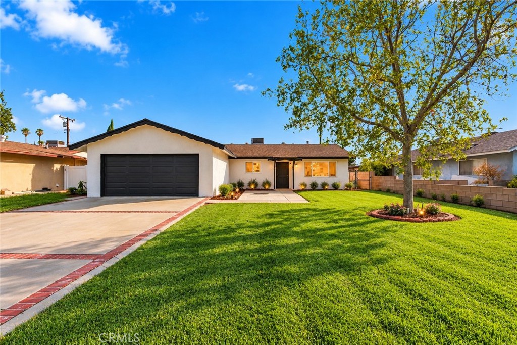 27349 7th Property Photo 1
