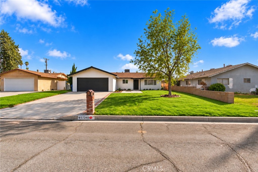 27349 7th Property Photo 3