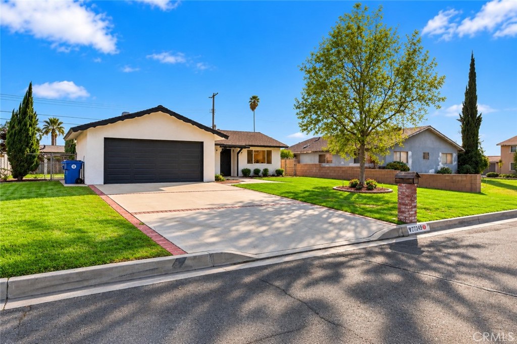 27349 7th Property Photo 4