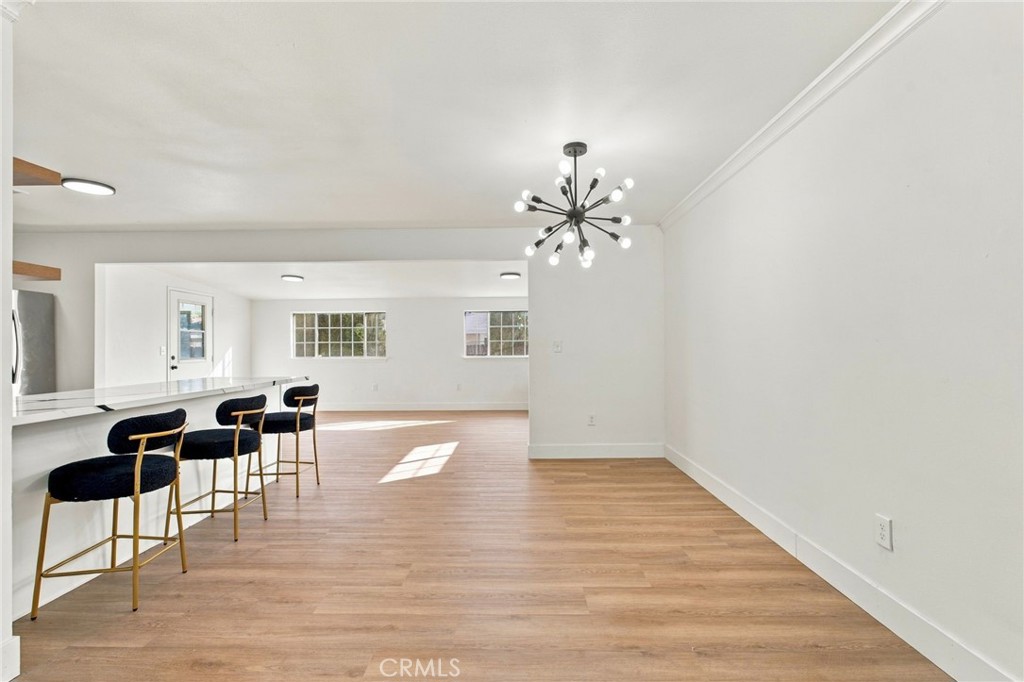 27349 7th Property Photo 6