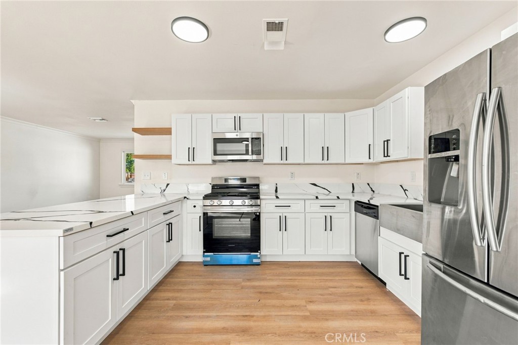 27349 7th Property Photo 10