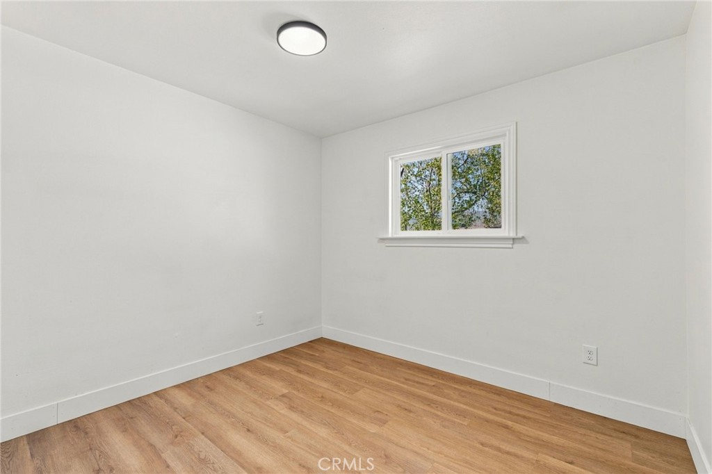 27349 7th Property Photo 16