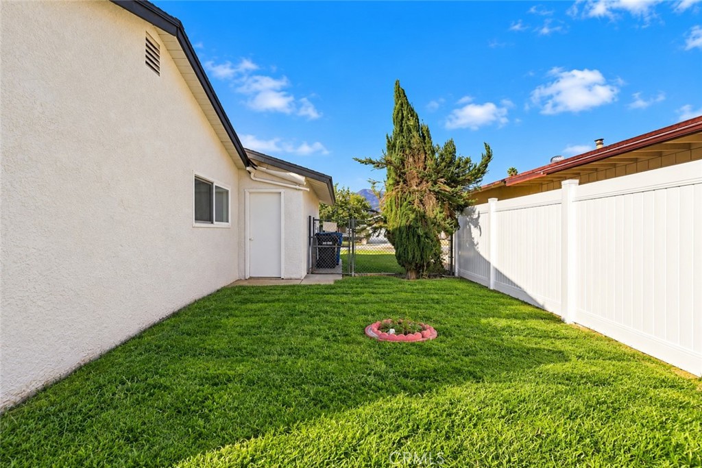 27349 7th Property Photo 22
