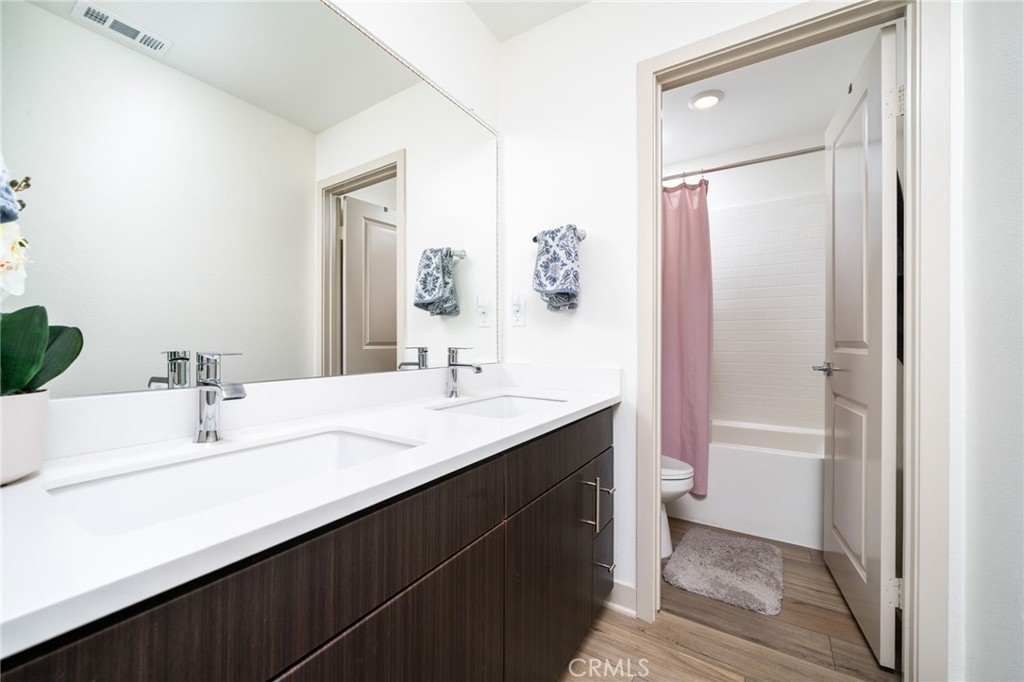 2460 Yellowstone Way Property Photo 20