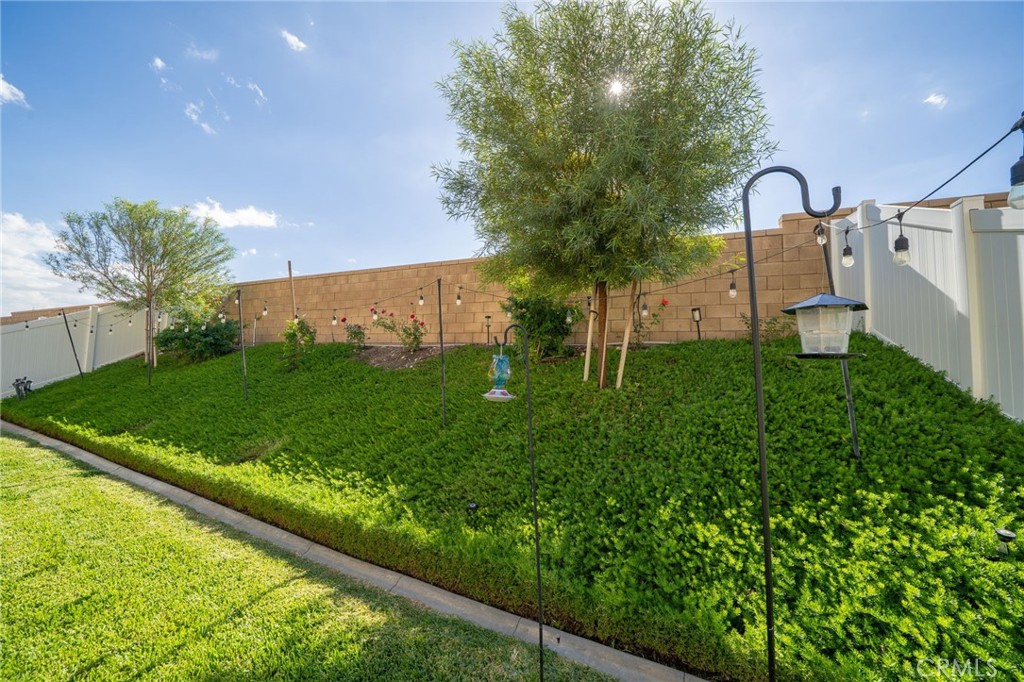 2460 Yellowstone Way Property Photo 36