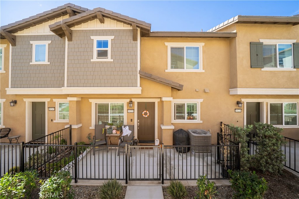 19233 Sequoia Grove Property Photo 1