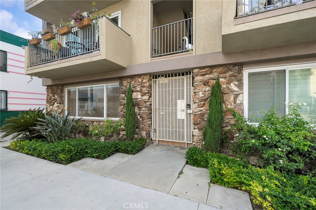 21 Alamitos Avenue 1 Property Photo 1