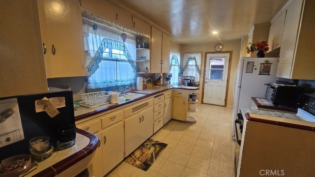 12203 14th Property Photo 5
