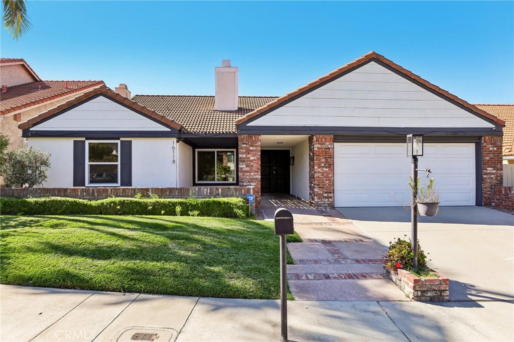 16118 Elza Property Photo