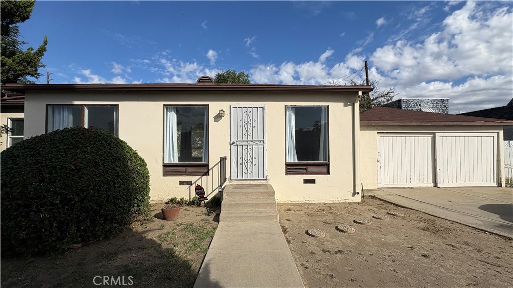 604 N Campus Avenue Property Photo 2