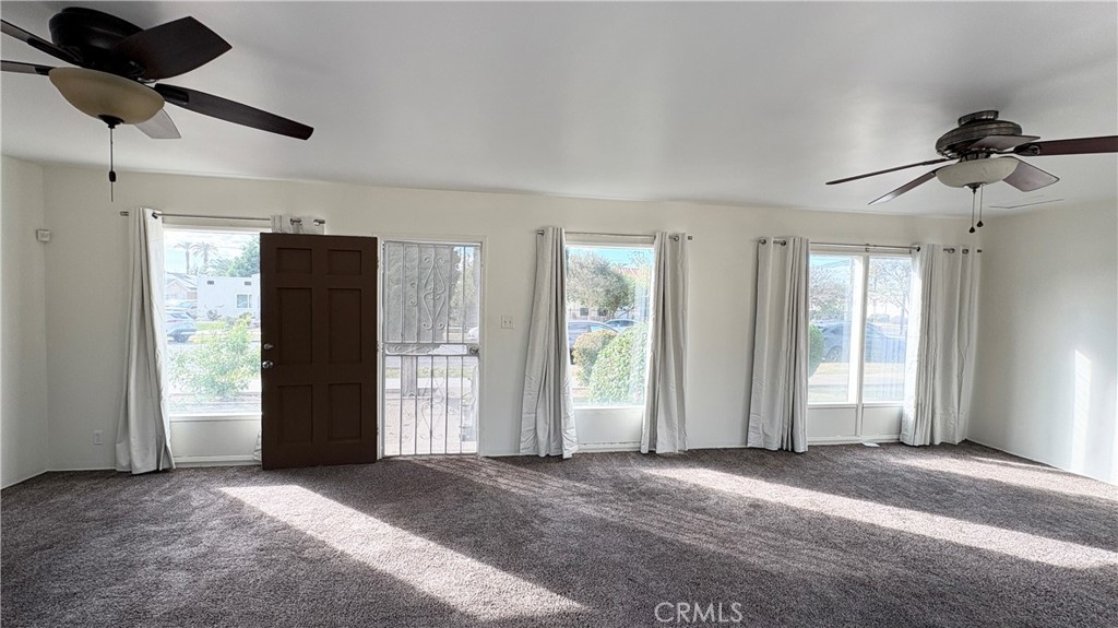 604 N Campus Avenue Property Photo 4